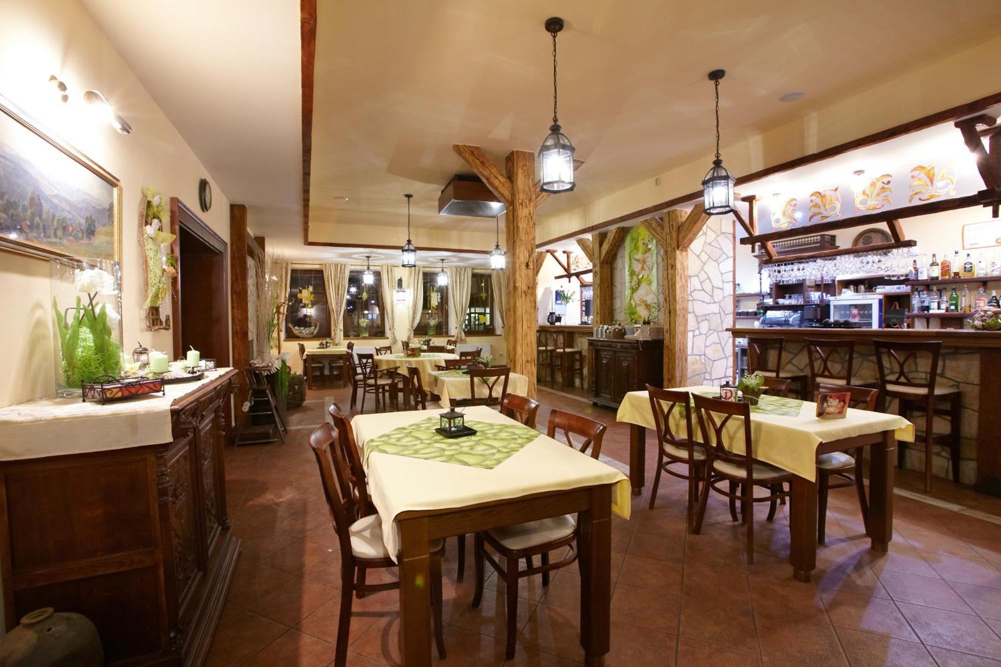 Penzion a restaurace Staré Časy Horní Bečva Esterno foto